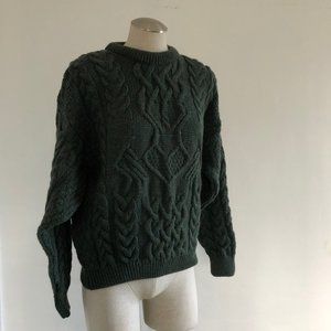 Aran Crafts 100% wool cable knit sweater in dark green. Unisex size M. NWOT